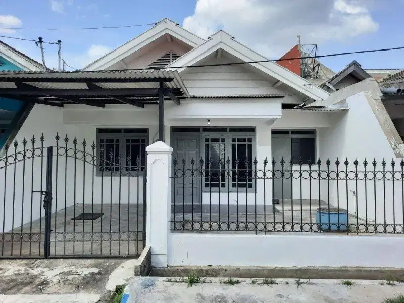 Rumah Di Pondok Candra Sidoarjo Bagus Kondisi Terawat dan Strategis