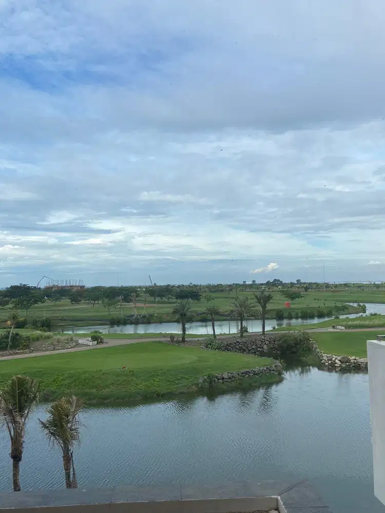 Hunian mewah dengan pemandangan lapangan golf & laut