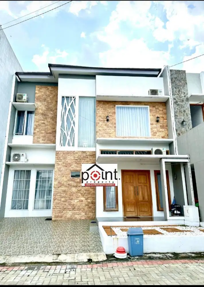 Rumah mewah di perumahan cluster elite solo baru