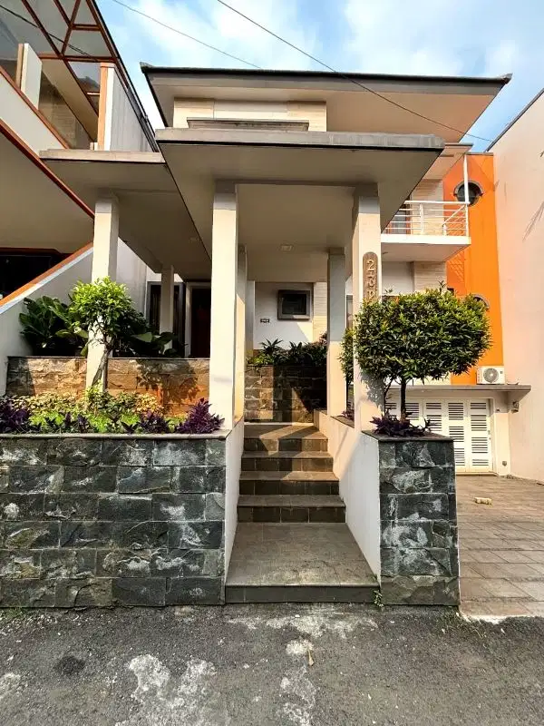 Rumah Lantai 3 Mewah di Lebak Bulus jakarta selatan