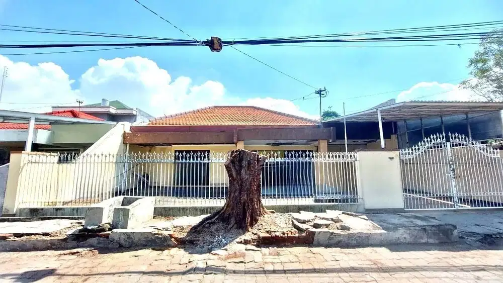 Dharmahusada Utara dekat Galaxy Mall