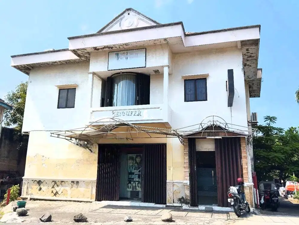 Rumah dekat Pasar Legi  ada Ruang Usaha Kawasan Bisnis Stabelan Banjarsari Solo