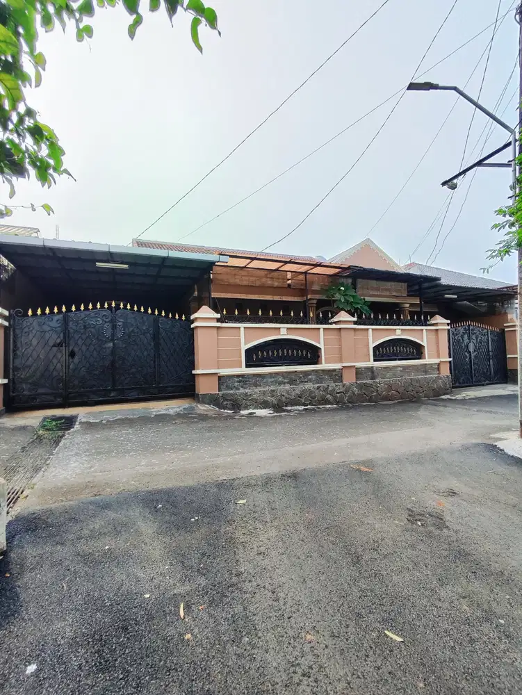 Dijual Rumah Bagus Strategis Dekat Pintu Toll Jatiwaringin- JAPEK