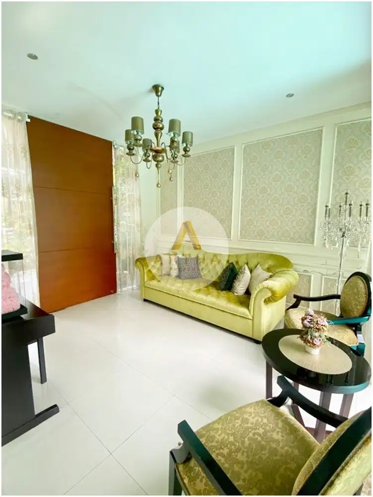 rumah di kbp kota baru parahyangan ada kolam renang siap huni