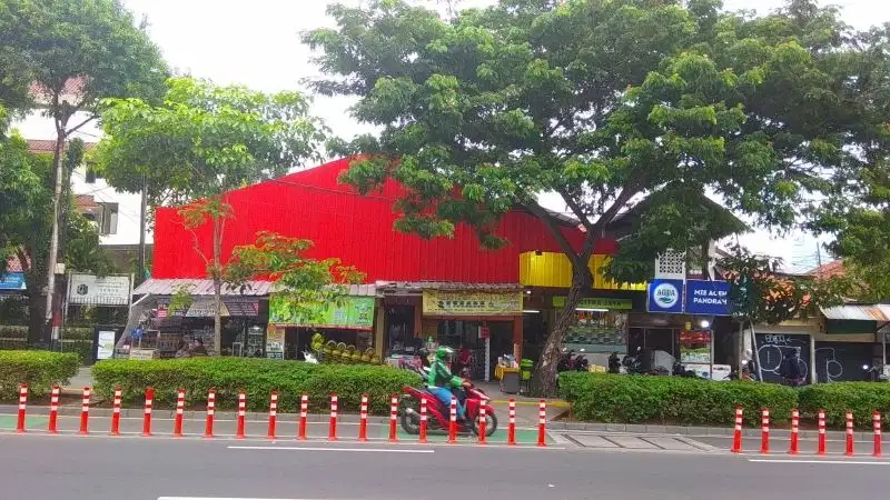 DIJUAL TANAH DAN BANGUNAN DI LOKASI STRATEGIS  DIPINGGOR JALAN  DI S