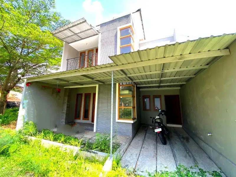 rumah cantik 2 lantai di perumahan cluster solo kota