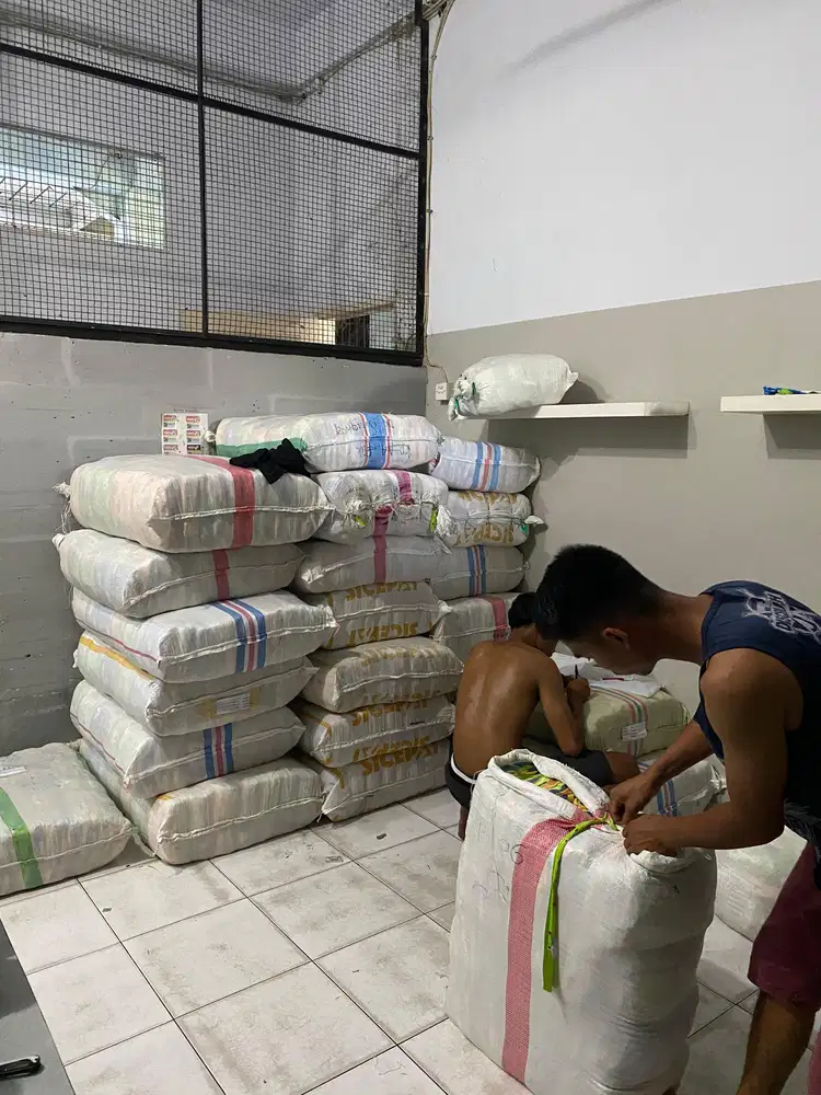 DIJUAL CEPAT RUMAH SEMI GUDANG DAERAH CENGKARENG JAKARTA BARAT