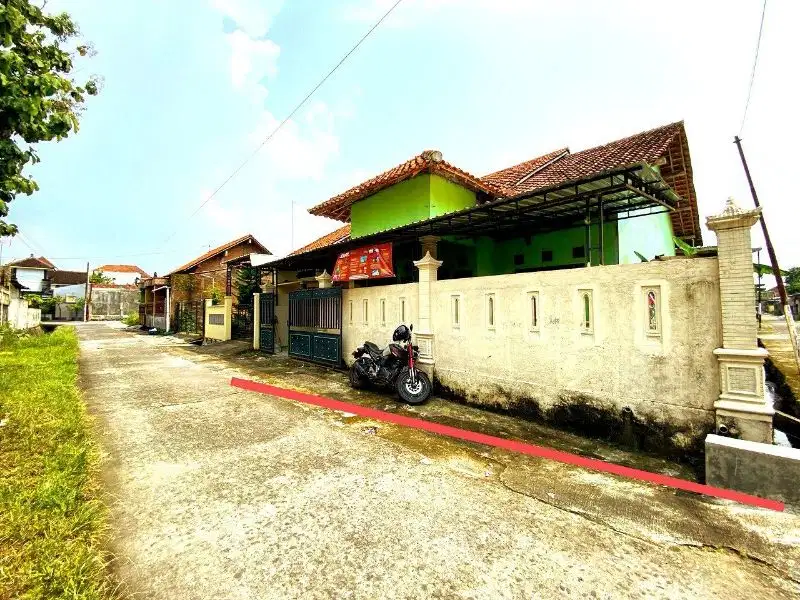 rumah lahan luas 245 m2 di depan kolam renang kopassus Kartasura