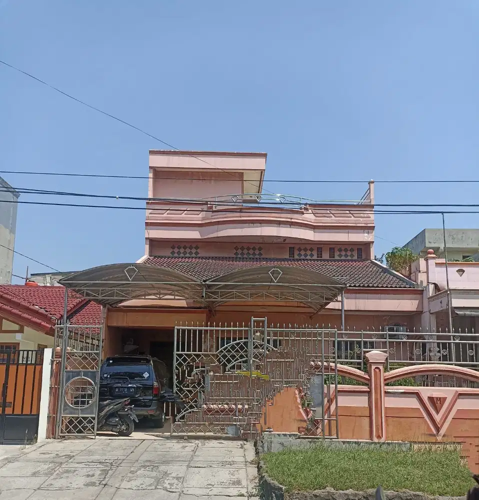 Dijual Rumah Duta Bandara Permai 3 Lantai 4+1KM Ada Kolam Renang