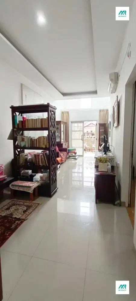 jual rumah minimalis Bintaro Sektor 5 Luas 130 Meter SHM Furnished