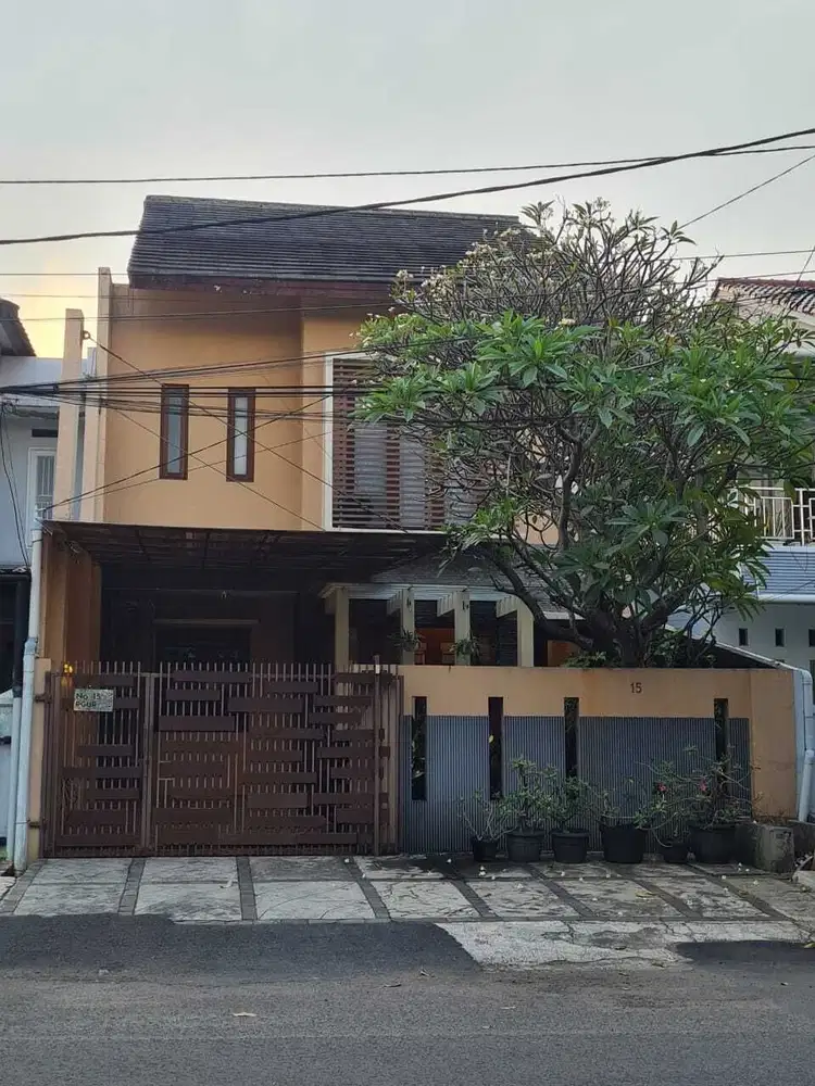 Dijual Rumah 2 Lantai di Perum Puri Gading Bekasi