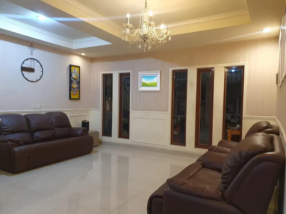 Rumah Bagus Taman Palem Lestari 4 kamar Jakarta Barat