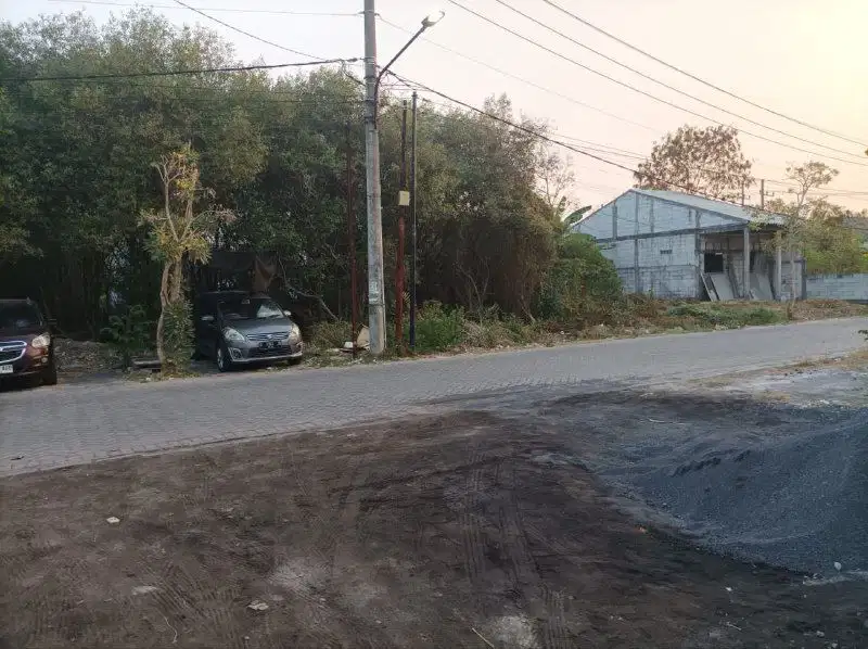 DISEWAKAN TANAH KOMERSIAL COCOK UNTUK USAHA  Tanah GUNUNG ANYAR