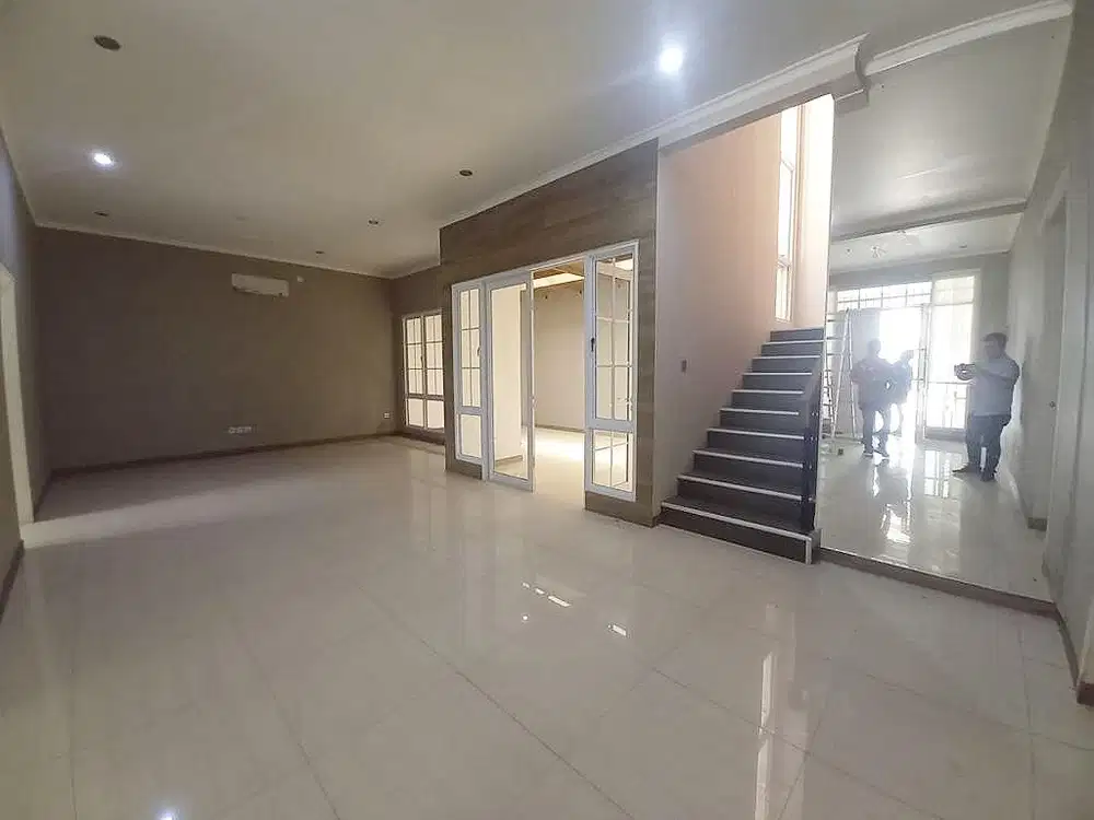 Rumah 4 kamar Menaggio Gading Serpong Rapi Siap Huni