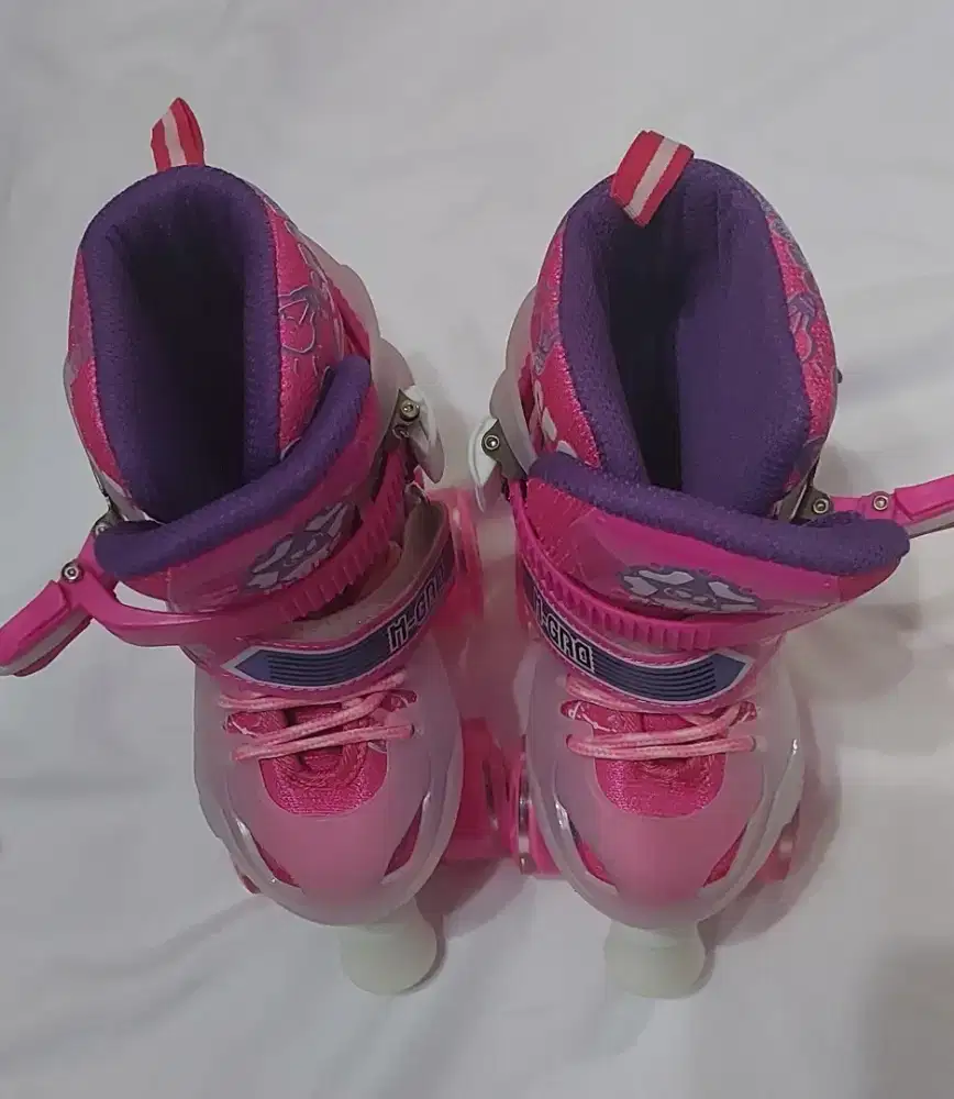 Sepatu roda anak Size S usia 3-10 tahun dan perlengkapan helm, dekker