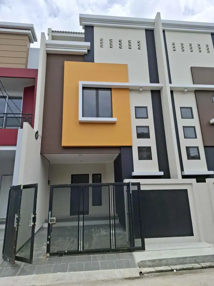 Dijual rumah baru, 3 lt, hdp selatan citra garden 1