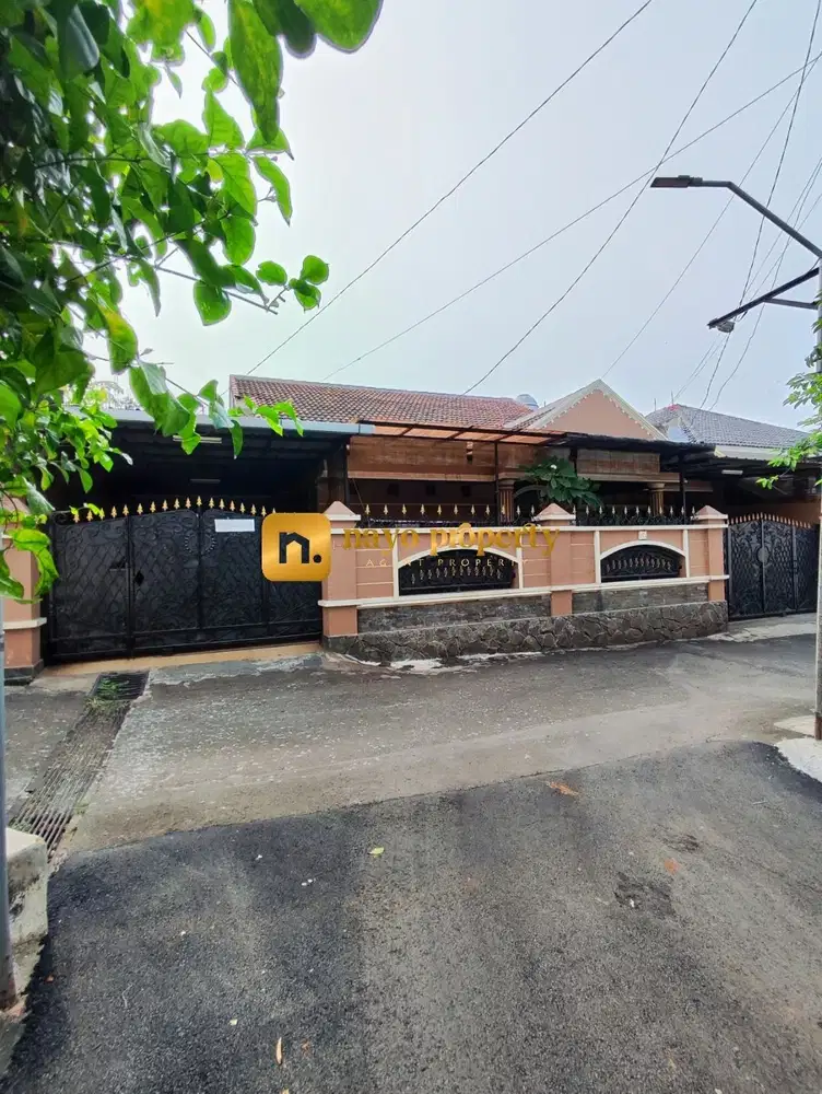 Rumah Mewah Tanah Luas Dekat Pintu Tol di Jatiwaringin Bekasi