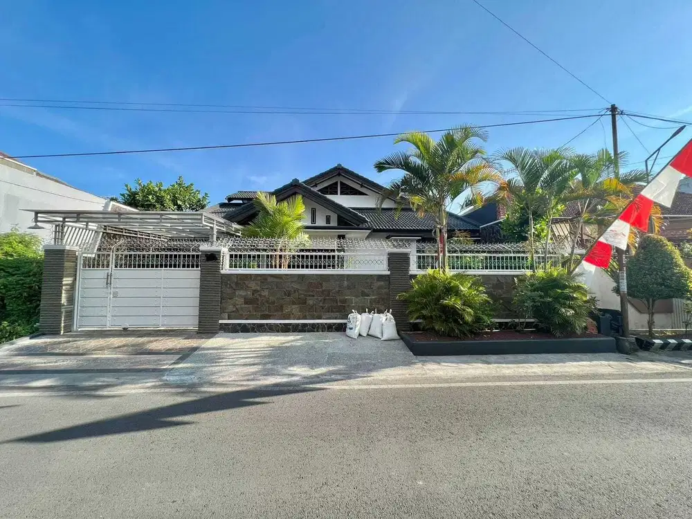 DIJUAL RUMAH TAMAN SUPER NEGO DI JALAN BUNGA NUSA INDAH, SOEHAT,MALANG