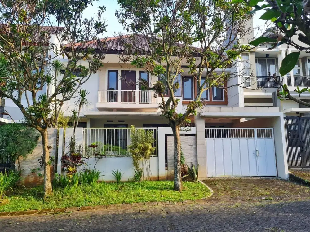 DIJUAL RUMAH MODERN MEWAH DI JALAN TAMAN SRIGUNTING GOLF, ARAYA,MALANG