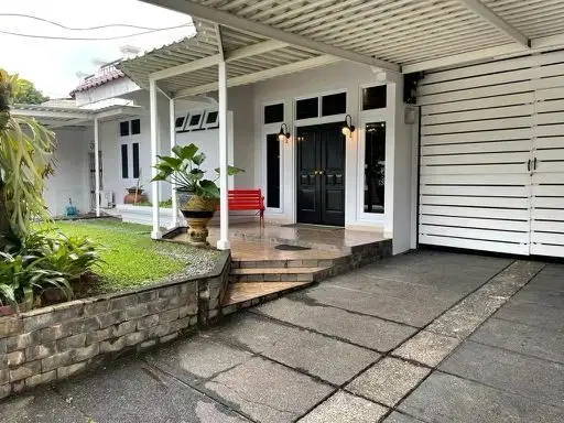 Rumah 2lt siap huni semi furnished SHM di Bintaro sek 1 Bintaro CL 010