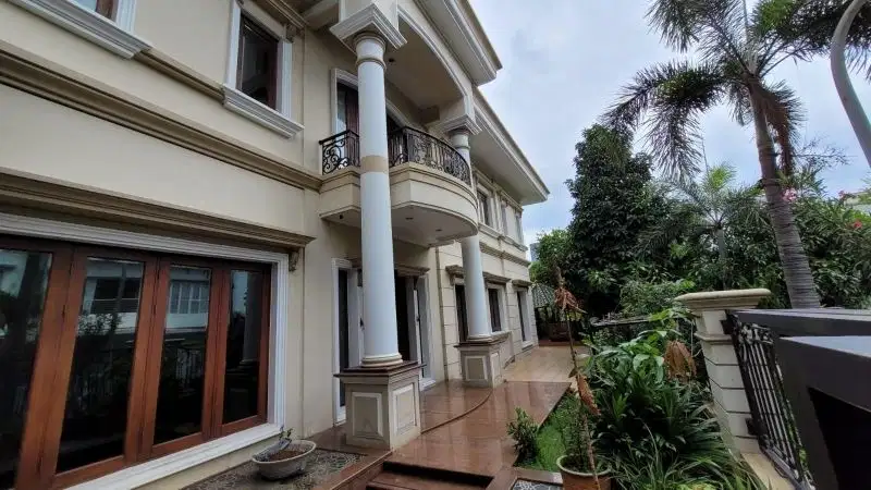 Dijual cepat rumah cantik dan mewah di PIK