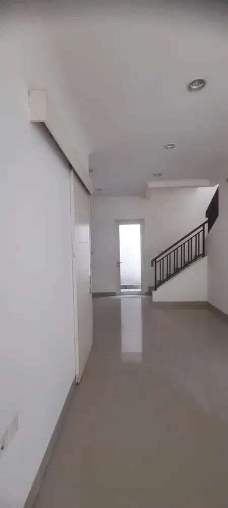 Jual Rumah Kawasan Scientia 2 Lantai, Cluster Faraday Gading Serpong