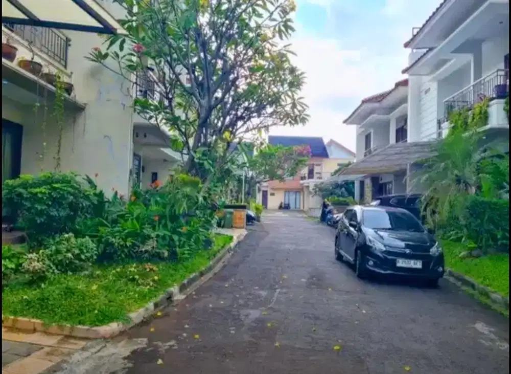 Dijual Rumah Full Furnished siap huni dekat jalan Kemang raya