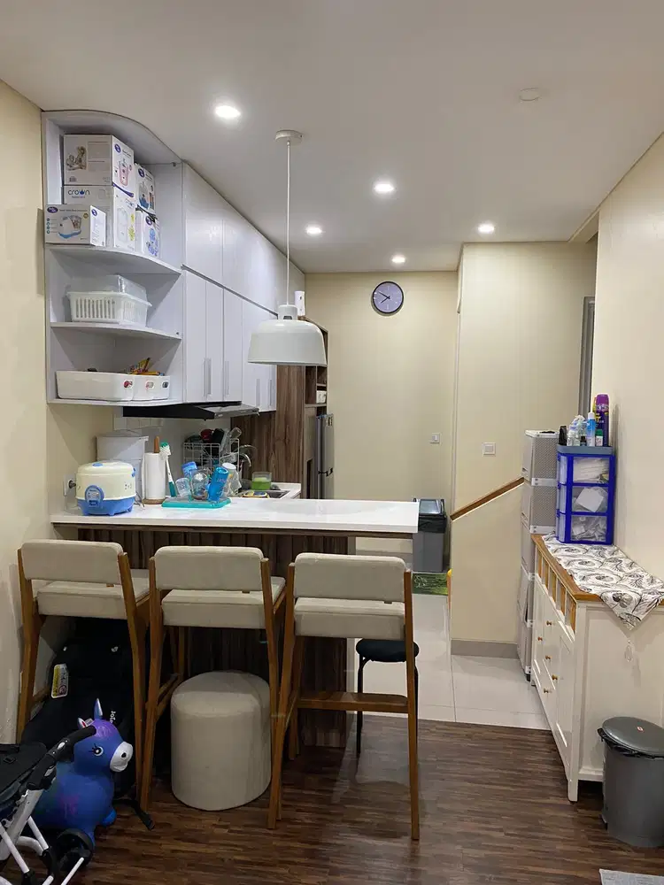 Dijual cepat rumah cantik siap huni di Palm Blossom Jakarta Barat