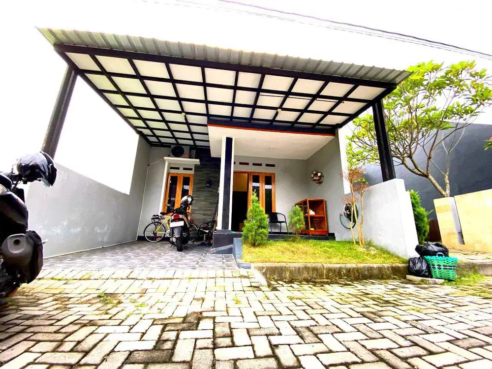 Rumah cantik di perumahan cluster elite solo baru area