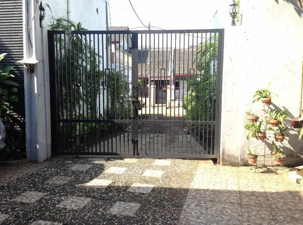 Dijual Rumah Luas Ada Paviliun Di Galaxy Bekasi