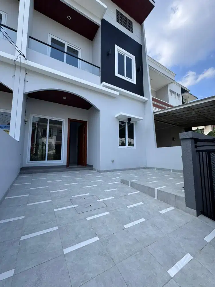 Jual Rumah di Sektor 8b Gading Serpong bangun mandiri