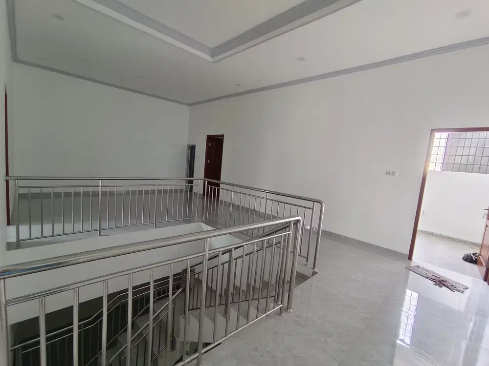 Rumah Mewah Brand New Semi-Furnished dijual cepat di Pademangan JakUt