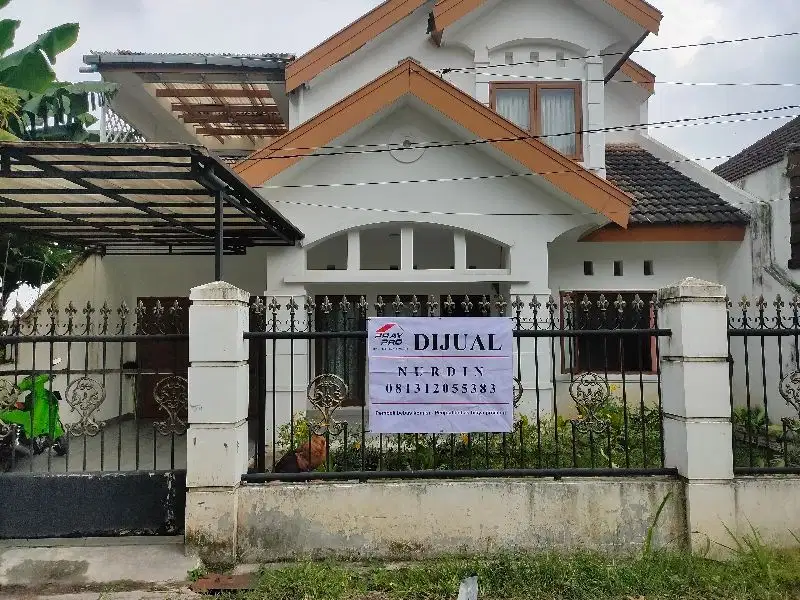 rumah di komplek Setiabudi regensi terawat turun harga dan masih nego