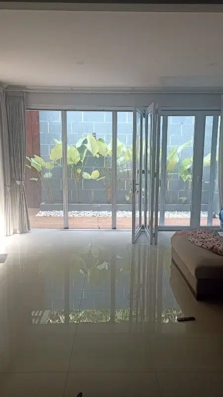 DIJUAL RUMAH 2 LANTAI SIAP HUNI DI CLUSTER LEGENDA WISATA!