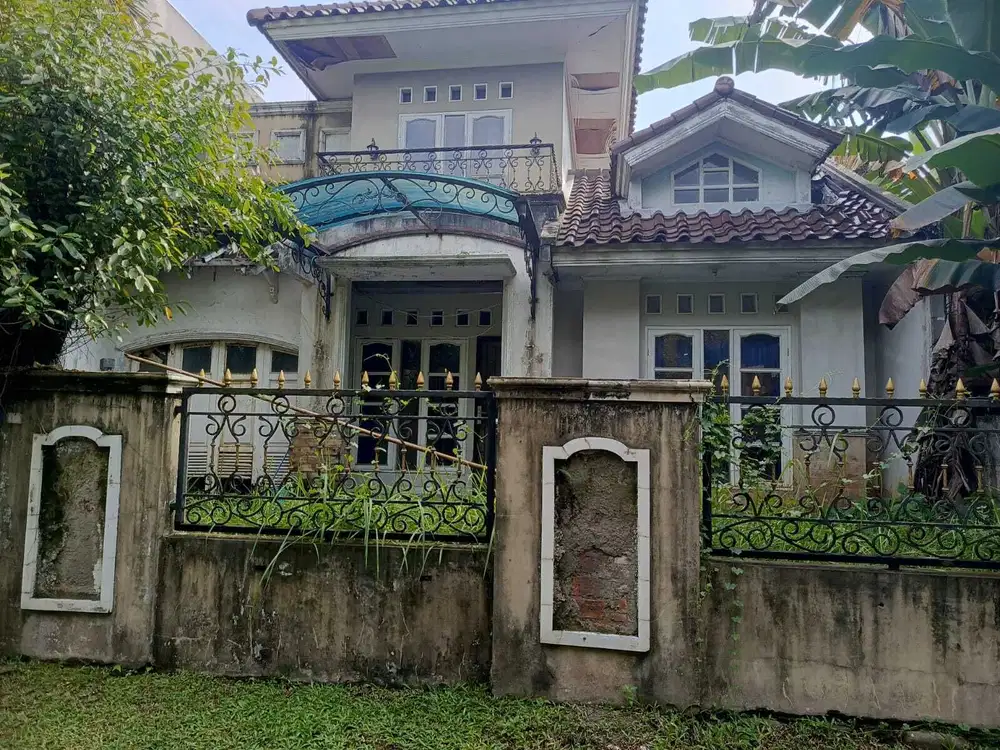 Di jual rumah butuh renovasi kt 3 di dalam cluster