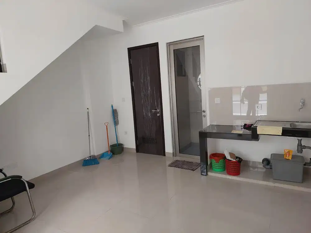 Cari Rumah di PIK 2? 3 Lantai Kosongan Ukuran Ideal 4,5x10