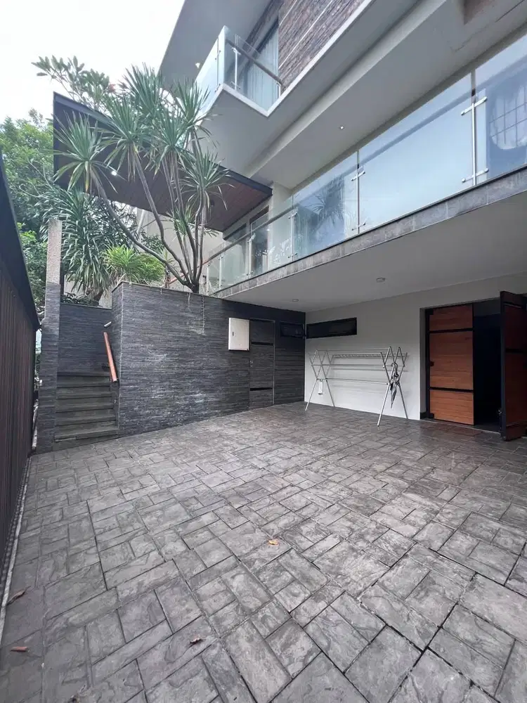 Rumah 3 lantai di Bintaro, Jakarta Selatan