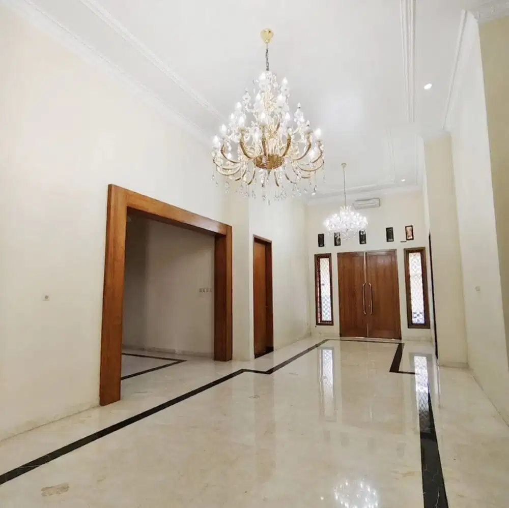 Rumah Bagus Siap Huni Di Bawah Harga Pasar di Jagakarsa