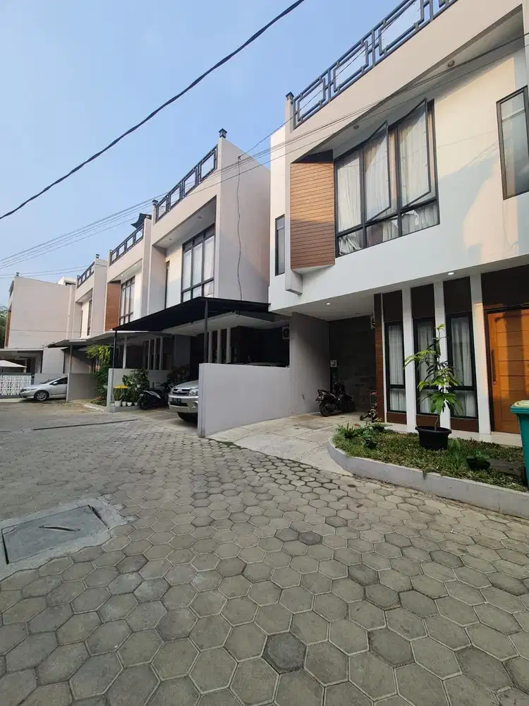 Rumah Cantik di Cluster Azalea Ciputat Timur