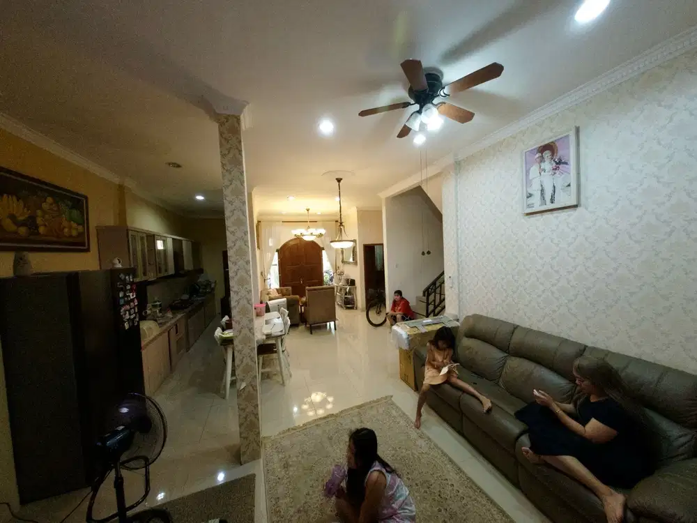 Rumah Asri 2 Lantai di Vila Melati Mas Serpong