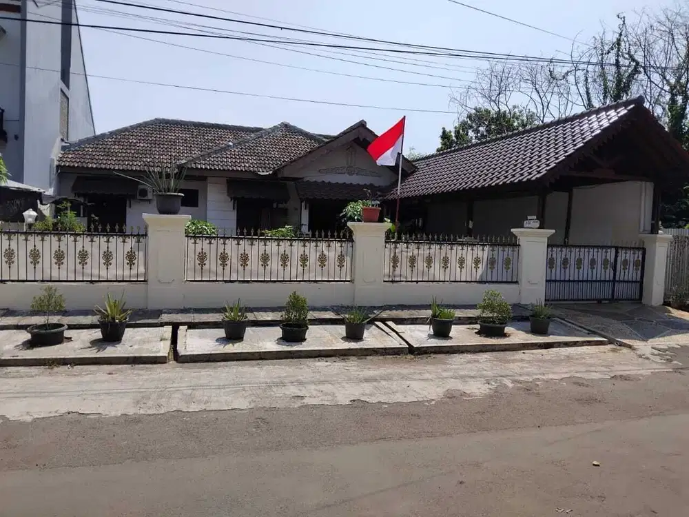 Rumah Luas dan Asri di Perumahan Jakapermai, Bekasi Barat