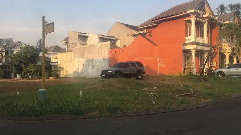 DIJUAL KAVLING HOEK MURAH DI KOTA WISATA, DEKAT MAL!