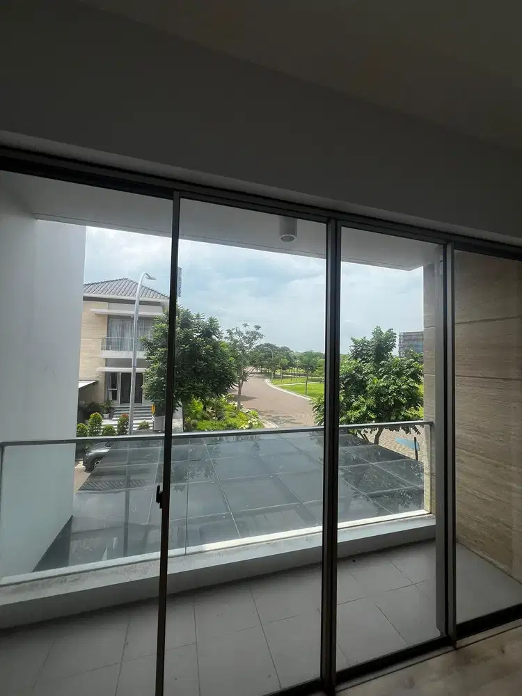 Di Jual Rumah Golf Island Posisi Hoek Ukuran 12x25 Unfurnish