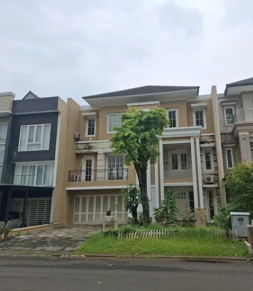 Dijual Rumah 3 Lantai Furnish di Sutera Onyx, Alam Sutera, Tangerang