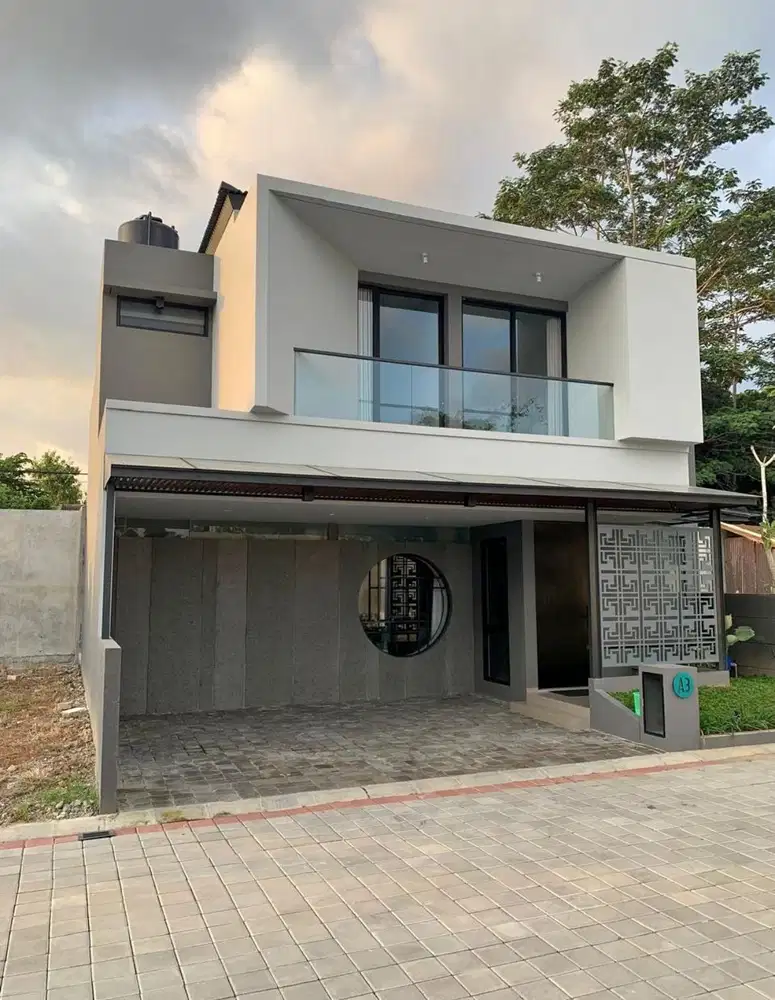 RUMAH MEWAH DI SLEMAN, DEKAT RSA UGM DAN JCM