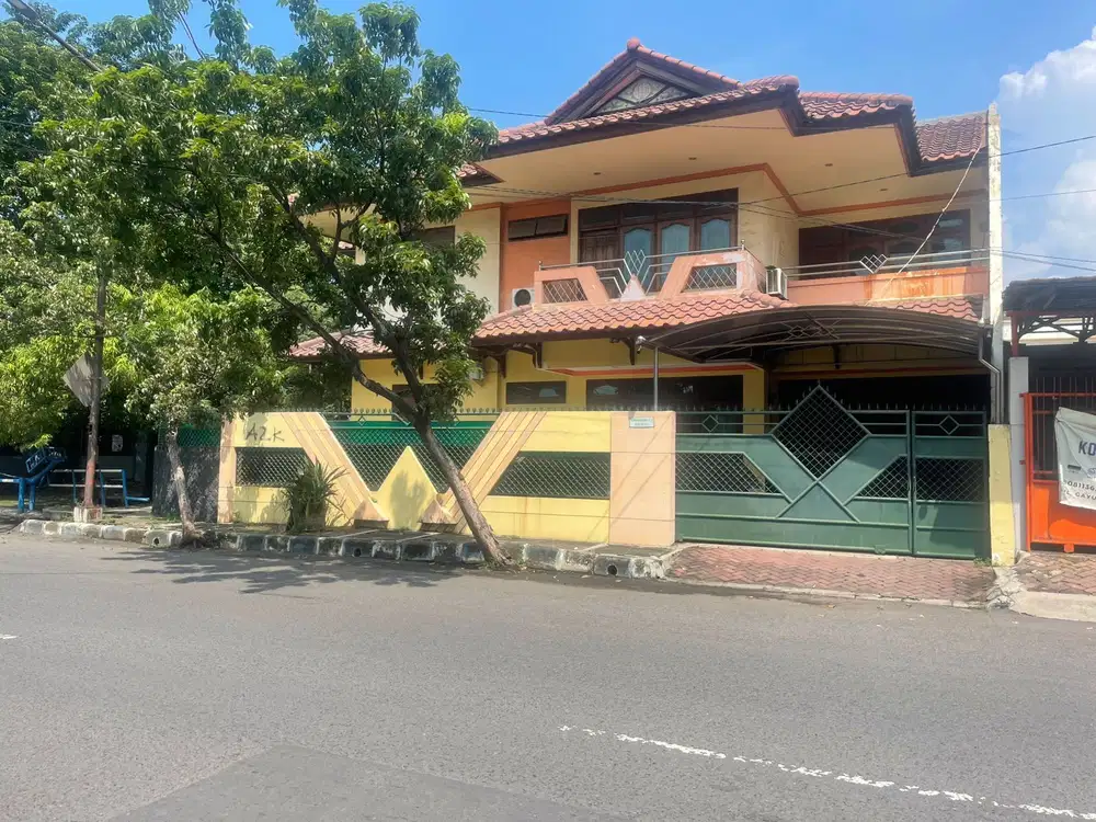 Dijual Rumah Luas & Strategis di Gayungsari Barat - Surabaya