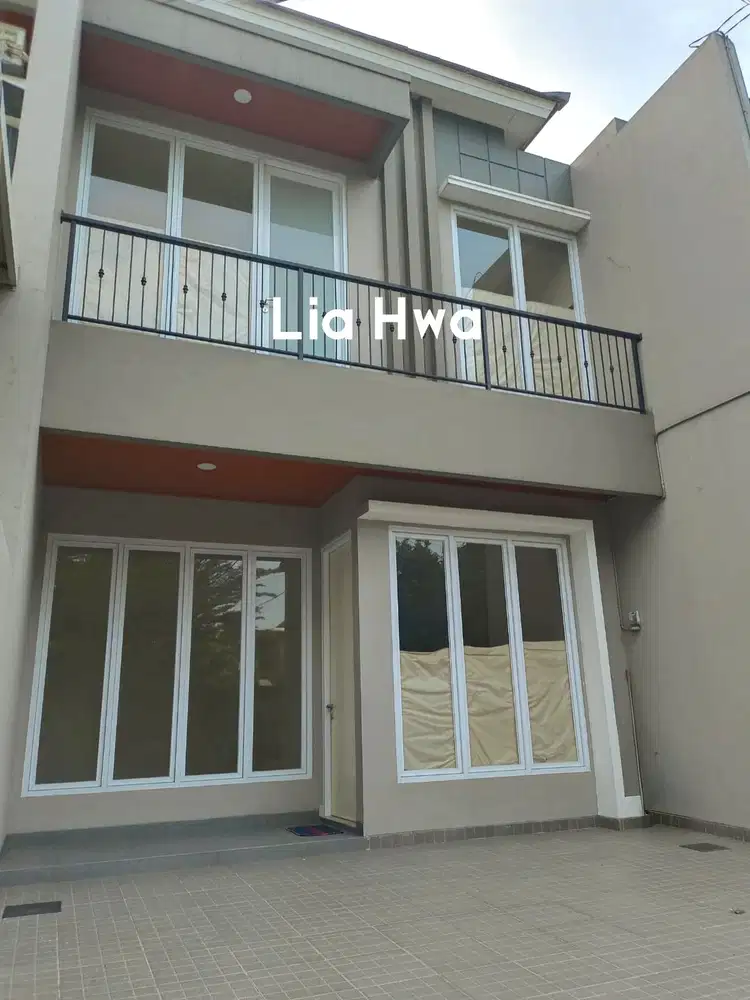 Dijual rumah 2 lantai di villa melati mas serpong
