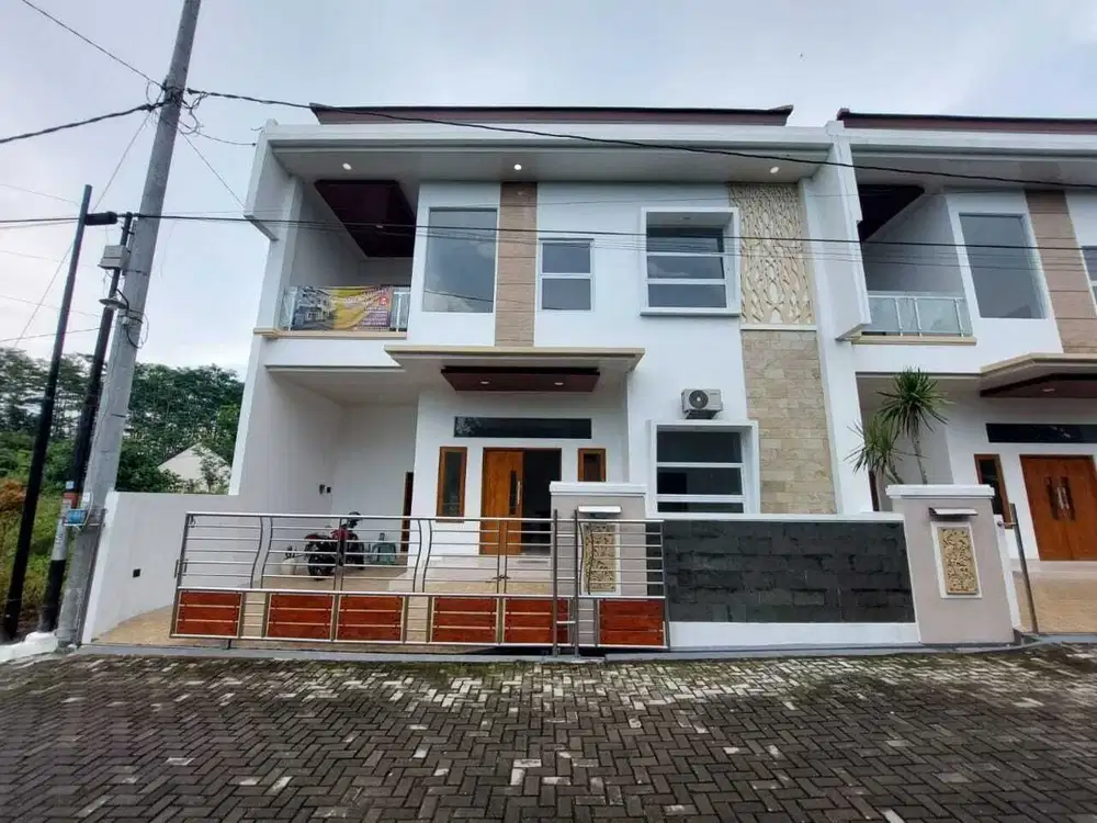 RUMAH SIAP HUNI, 2 LANTAI, DI JAKAL,DEKAT KAMPUS UII NGAGLIK