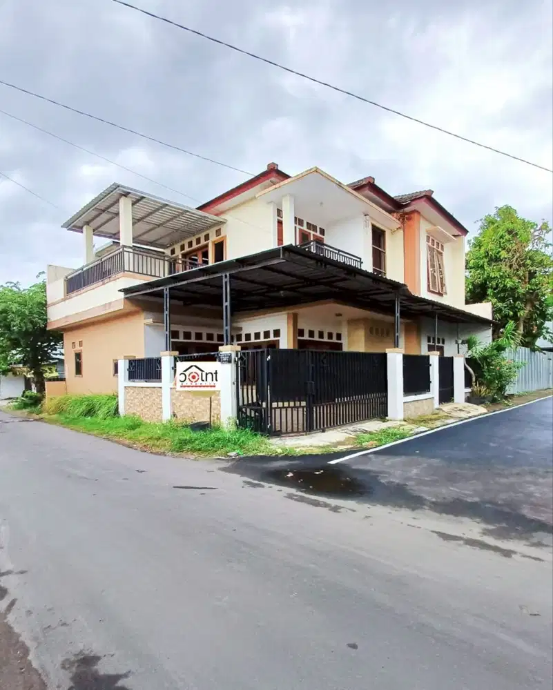 Rumah 2Lt Hook Bagus Dekat Bandara Adi Sumarmo Karanganyar