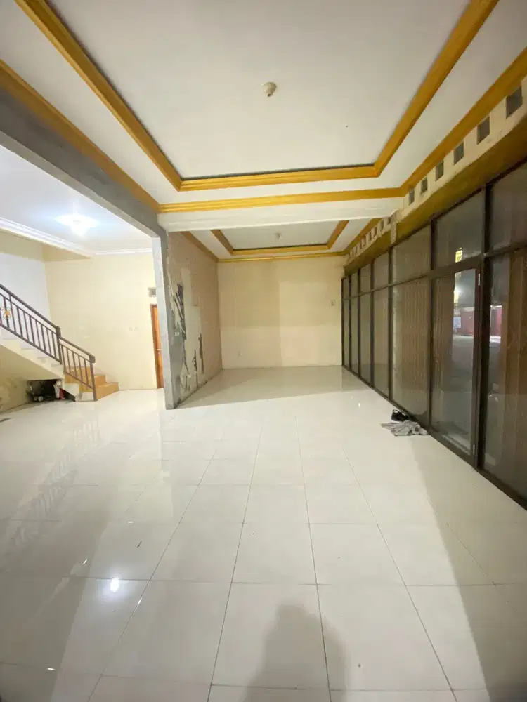 Bangunan Usaha + Hunian 2 Lantai Raya Cipanas Garut Kota!NEGO